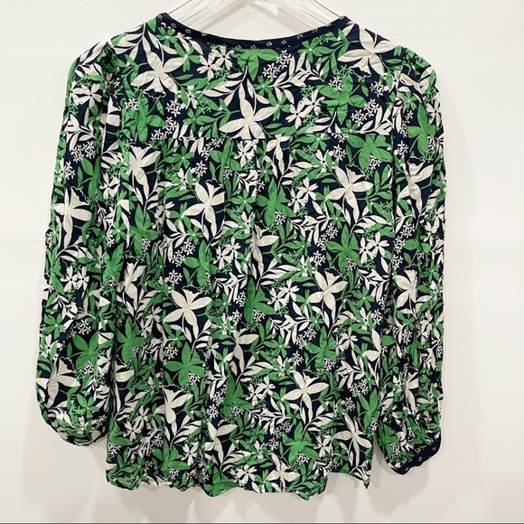 Velvet Graham & Spencer Green Blue Leaf Printed Blouse V-Neck - Picture 2 of 8